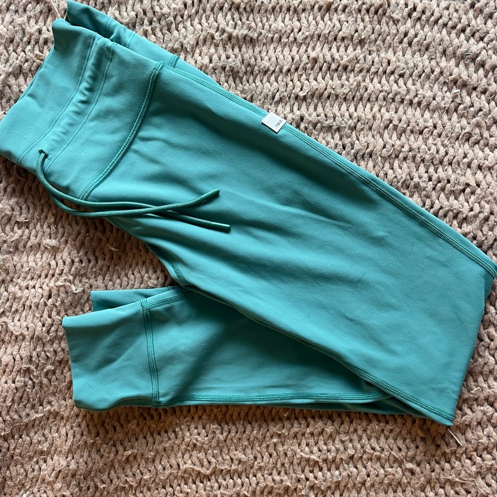 Vuori Green Daily Leggings